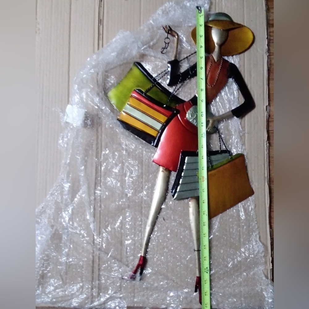 Stylish Multicolor Shopping Girl Metal Wall Art - Picture 3 of 8